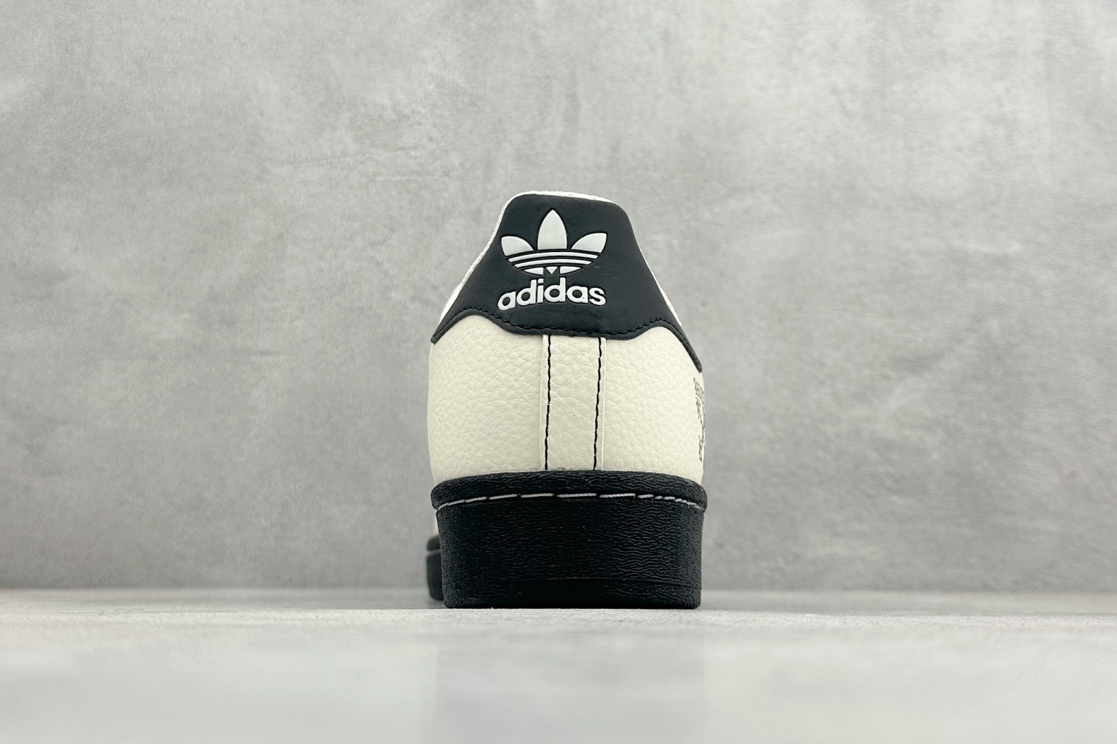 240 AdidGazelle INdoor W 定制贝壳头三叶草休闲防滑耐磨低帮板鞋 DS0033