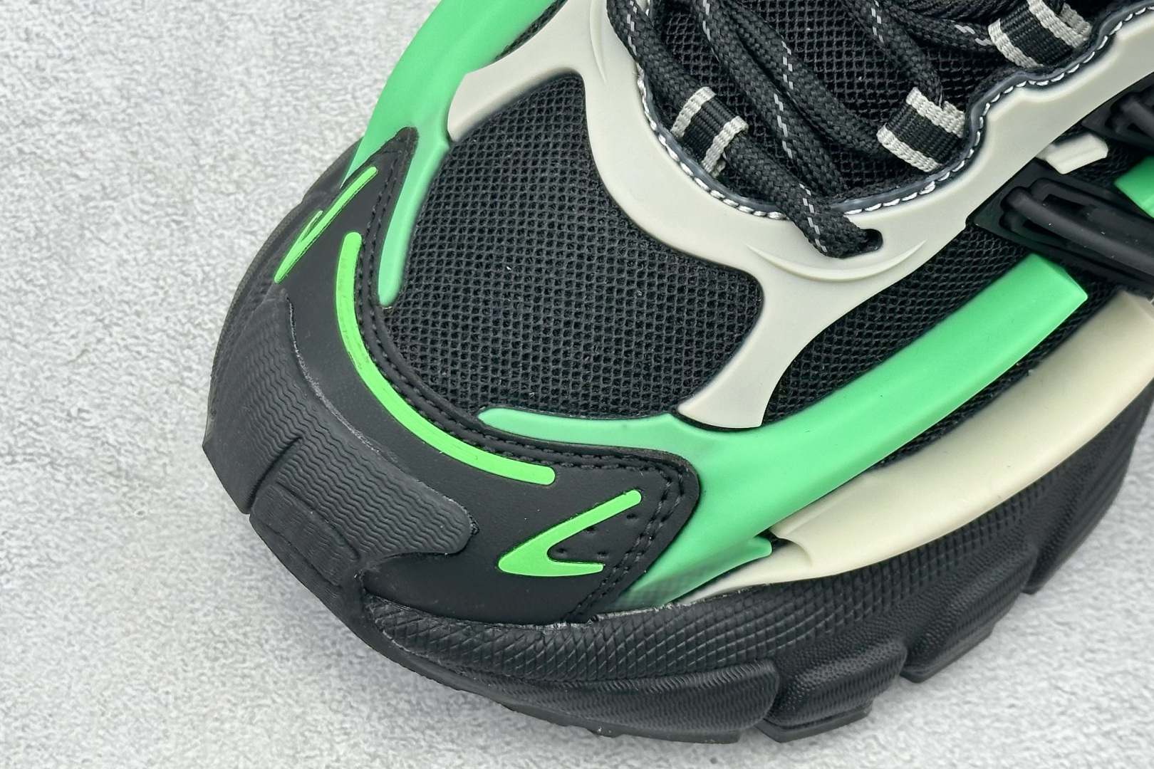 240 Pharrell x AD Adistar Jellyfish 联名款低帮复古风老爹鞋 JP9266