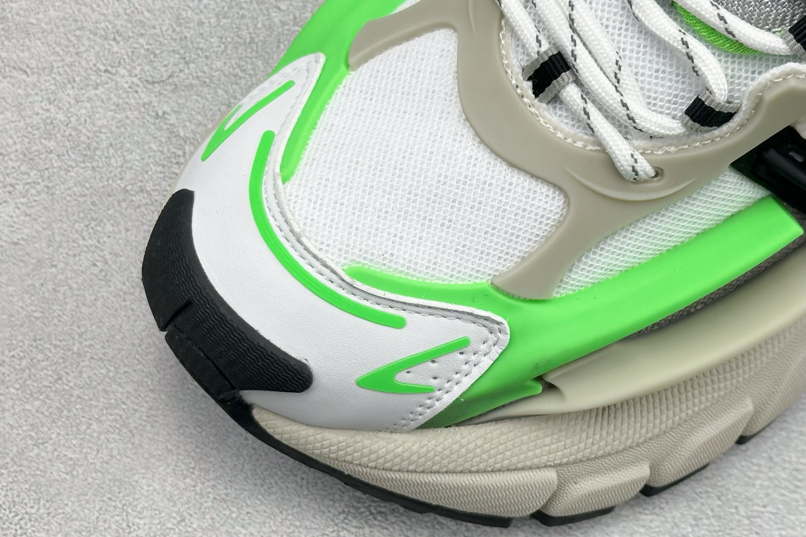 240 Pharrell x AD Adistar Jellyfish 联名款低帮复古风老爹鞋 JP9260