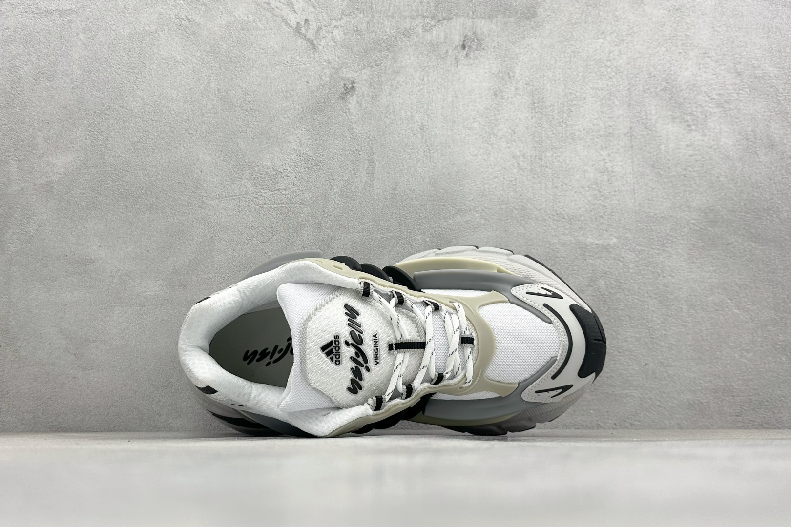 240 Pharrell x AD Adistar Jellyfish 联名款低帮复古风老爹鞋 JP9265