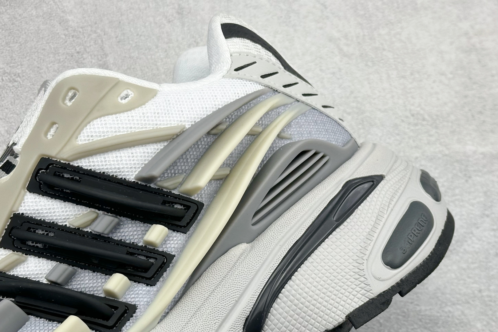 240 Pharrell x AD Adistar Jellyfish 联名款低帮复古风老爹鞋 JP9265