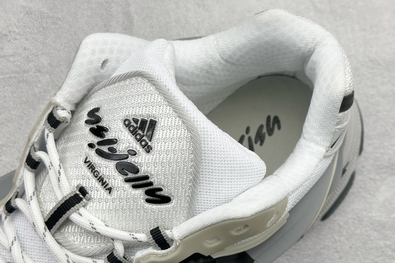 240 Pharrell x AD Adistar Jellyfish 联名款低帮复古风老爹鞋 JP9265