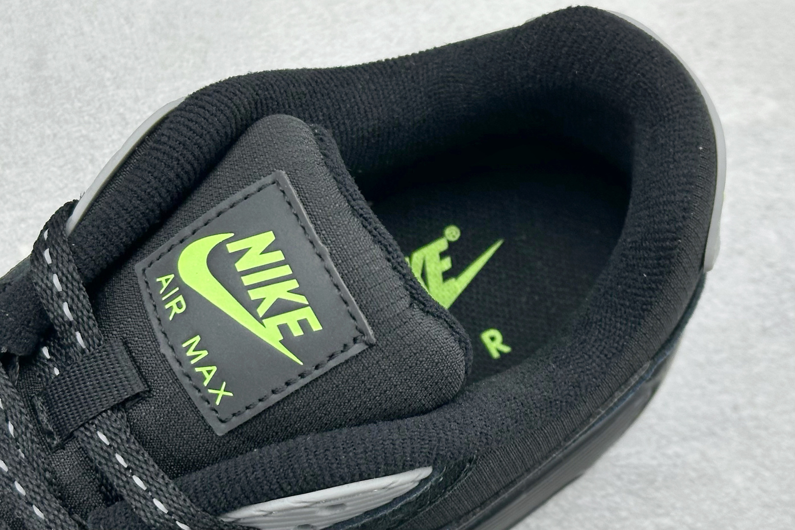 180 NK Air MAX 90 气垫复古减震跑步鞋 FN6958-101