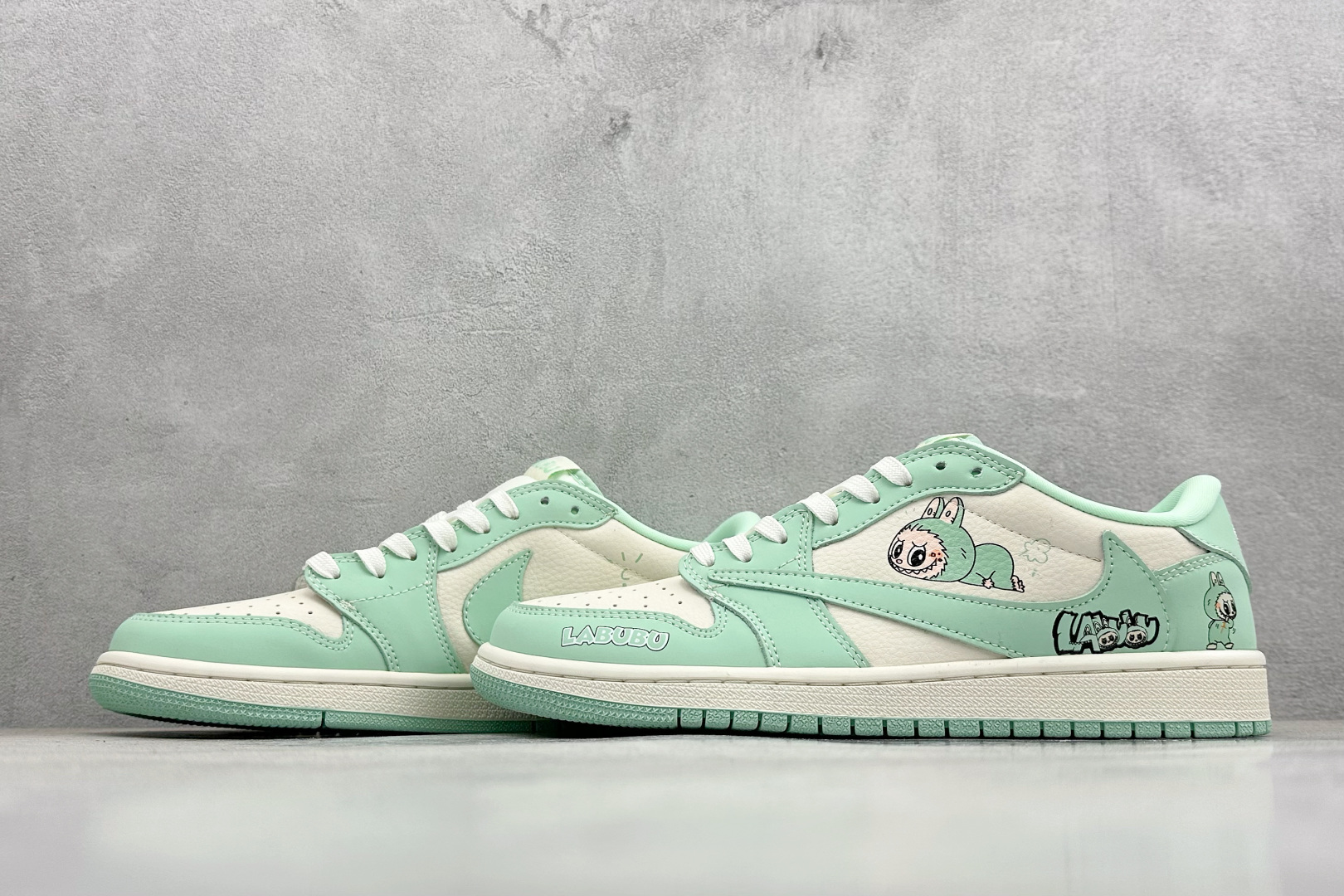 280 Travis Scott x Jordan 1 Low “Labubu拉布布联名” 高端定制 乔丹倒勾低帮休闲板鞋 DD7866-125