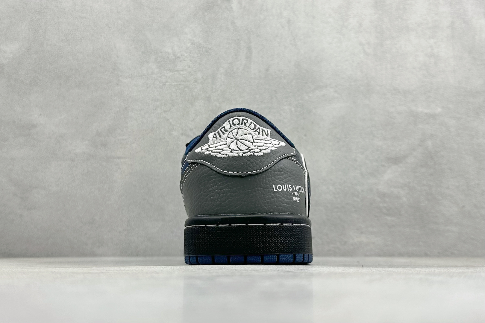 280 XC版Travis Scott x Fragment Design x Jordan Air Jordan 1 Low SP “LV联名——墨兰灰” DZ5899-024