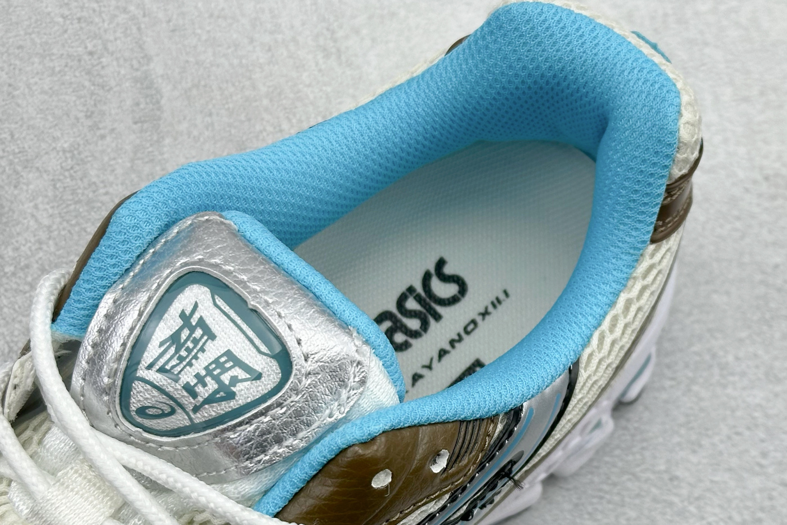 200 CH版Asics Gel-Kayano 12.1 亚瑟士 运动休闲透气专业跑鞋 1203A807-100