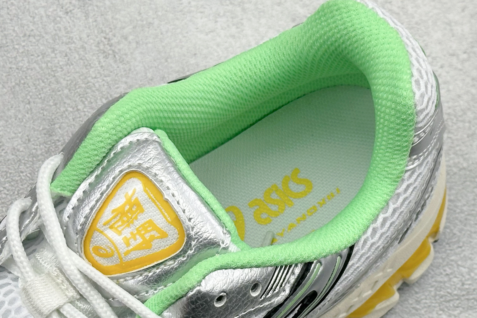 200 CH版Asics Gel-Kayano 12.1 亚瑟士 运动休闲透气专业跑鞋 1203A827-101