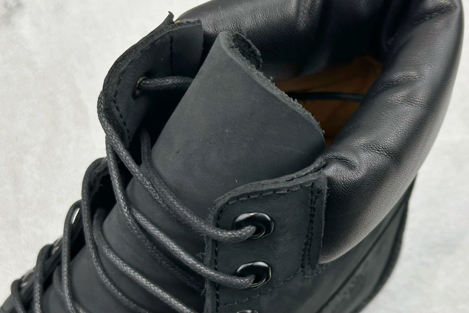 400 添柏岚／天伯伦Timberland Men's Classic Oxford Waterproof Boots高帮防水沙漠工装休闲马丁低靴“黑武士泥灰” TB073537-001