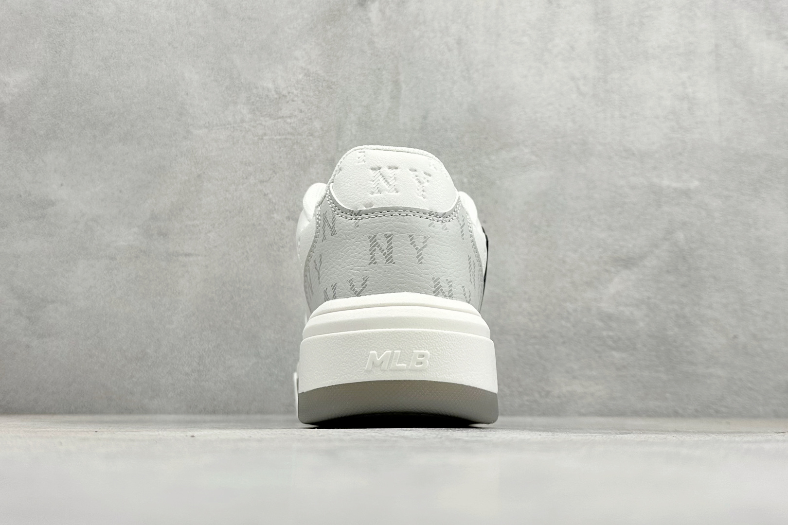 180 MLB Chunky Liner 学长系列低帮 轻量增高厚底百搭休闲运动慢跑鞋 3ASXM036N