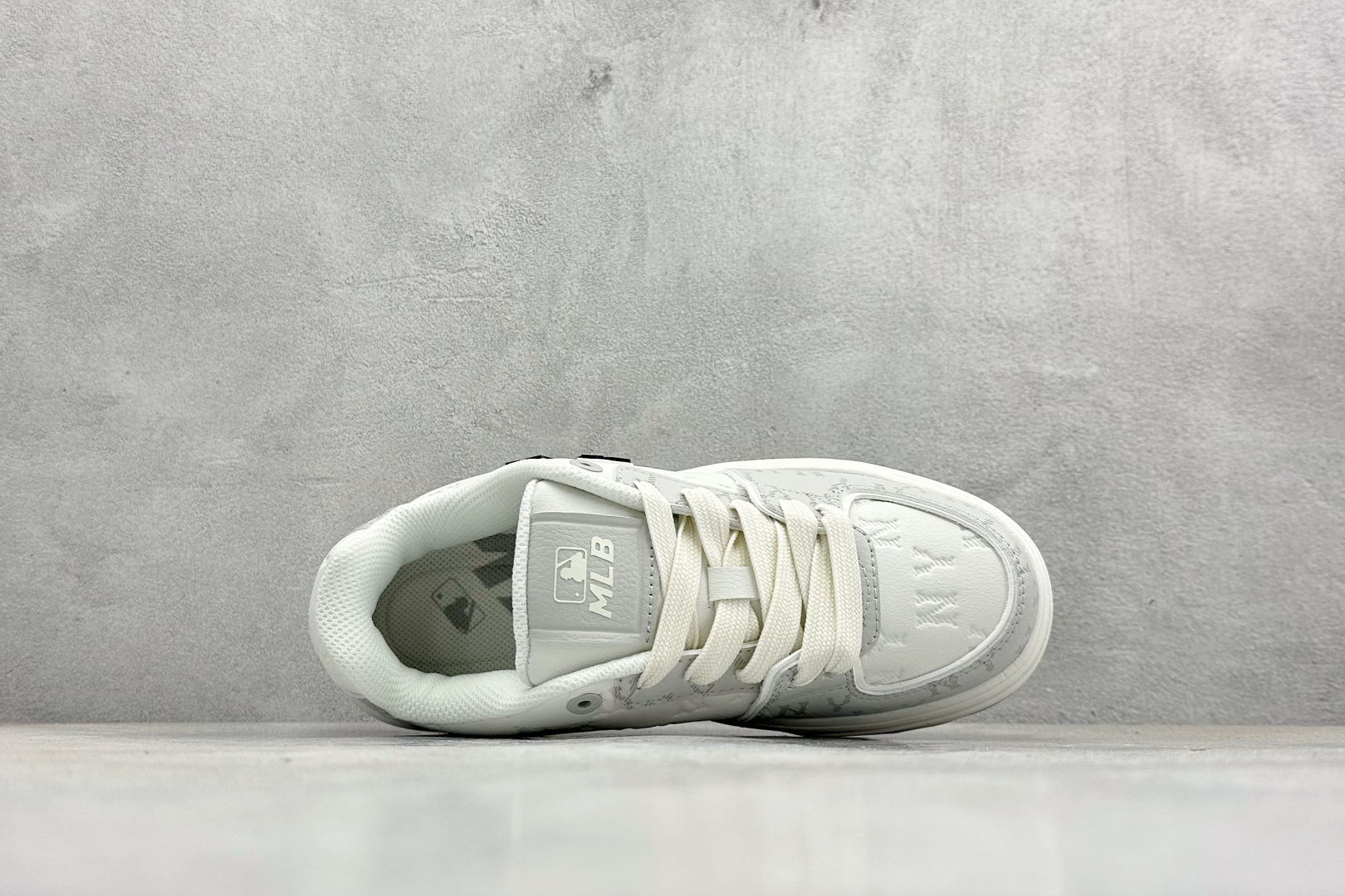 180 MLB Chunky Liner 学长系列低帮 轻量增高厚底百搭休闲运动慢跑鞋 3ASXM036N