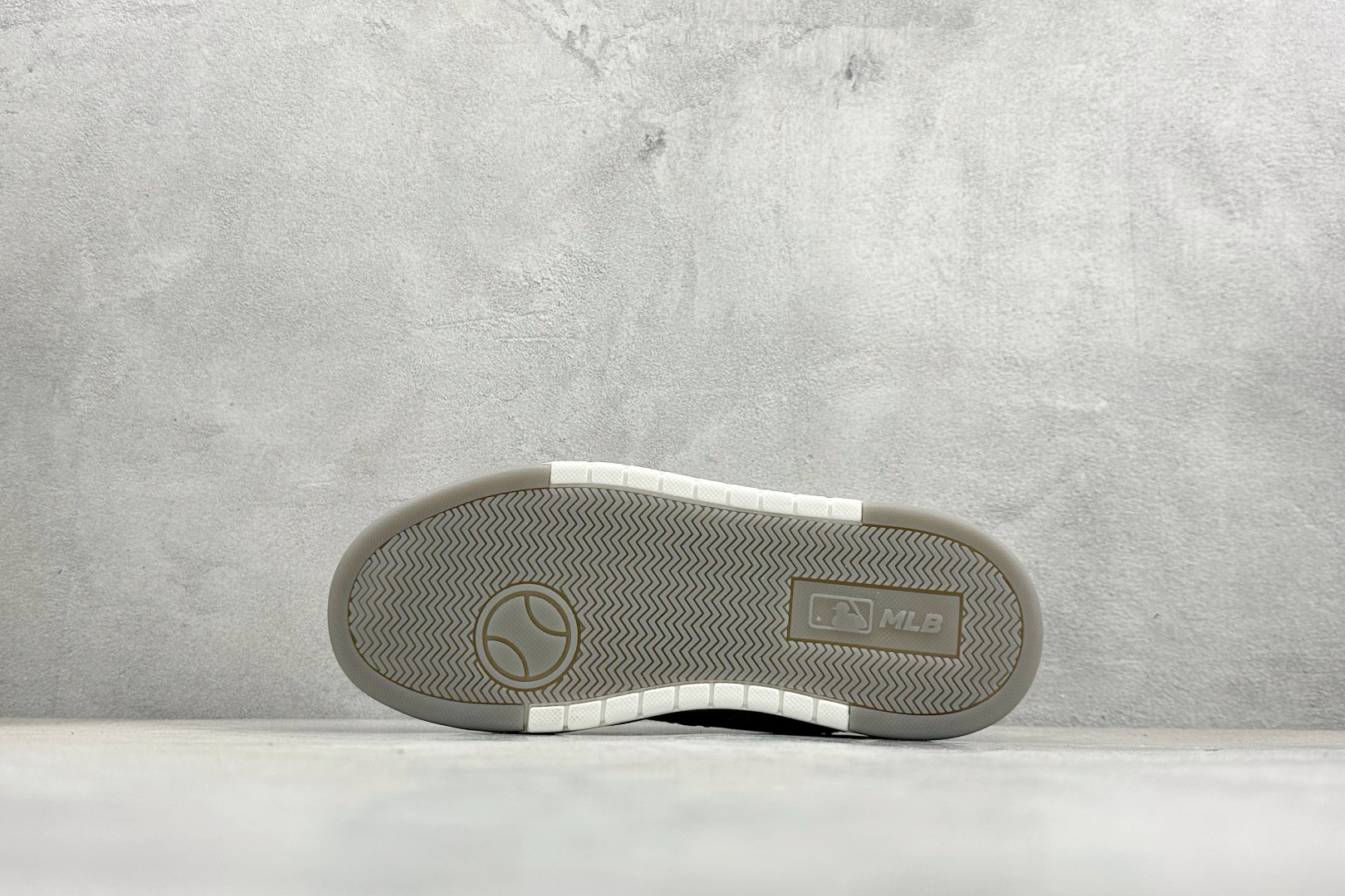 180 MLB Chunky Liner 学长系列低帮 轻量增高厚底百搭休闲运动慢跑鞋 3ASXM036N