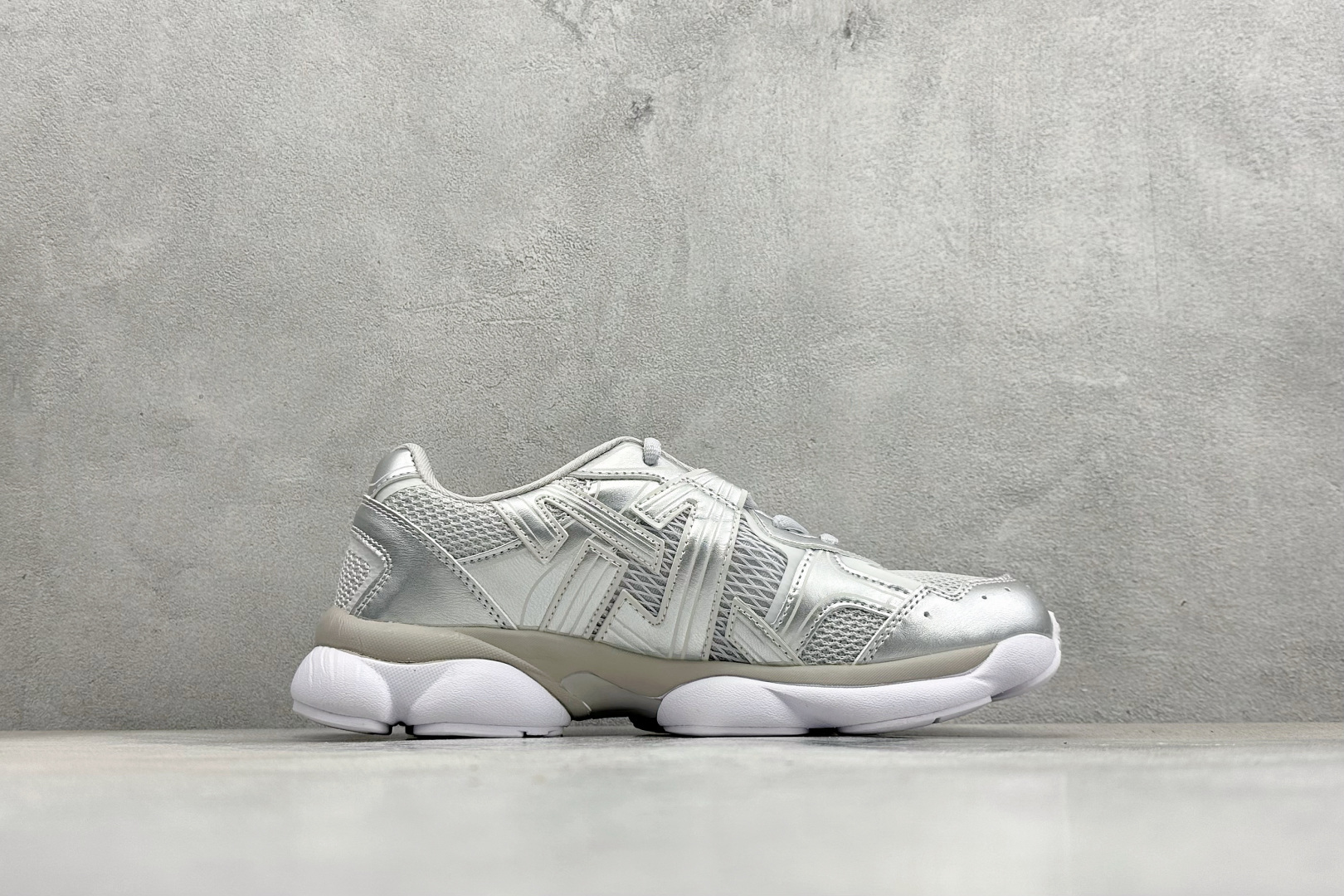 200 Onitsuka Tiger鬼塚虎 TIGRUN 时尚百搭 耐磨 低帮 生活休闲鞋 1183C478-020