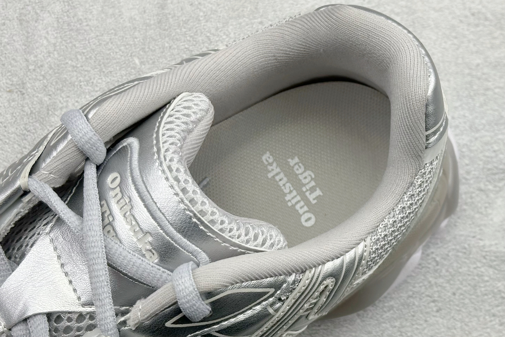 200 Onitsuka Tiger鬼塚虎 TIGRUN 时尚百搭 耐磨 低帮 生活休闲鞋 1183C478-020