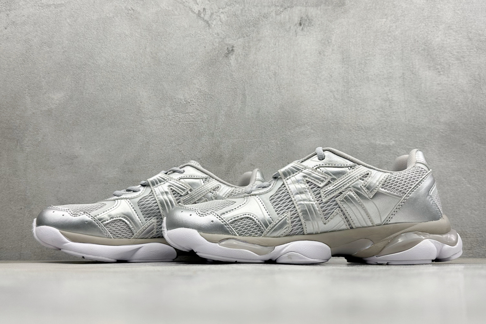 200 Onitsuka Tiger鬼塚虎 TIGRUN 时尚百搭 耐磨 低帮 生活休闲鞋 1183C478-020