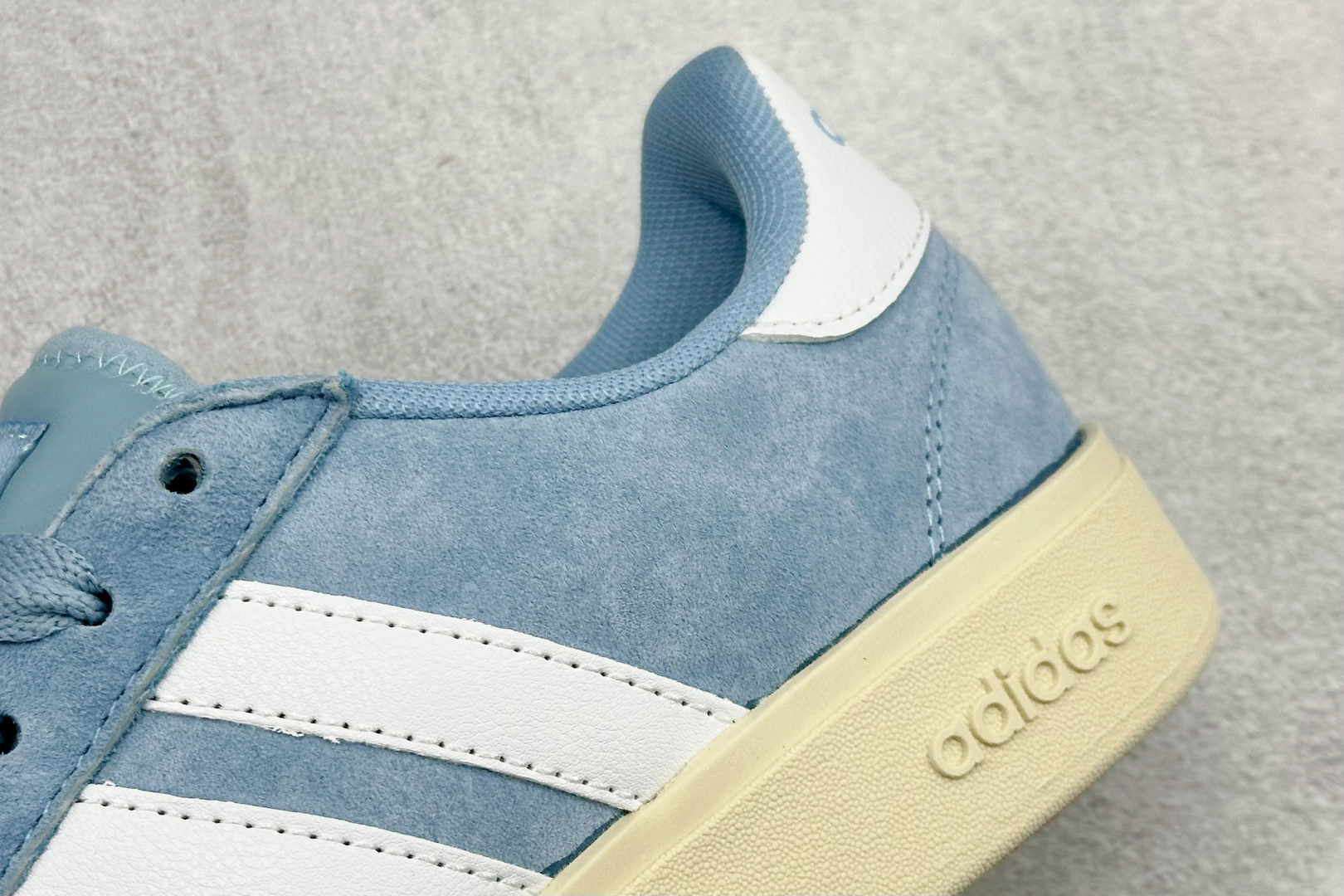 150 AD Grand Court Base 00s 复古轻便休闲低帮板鞋 IH6192