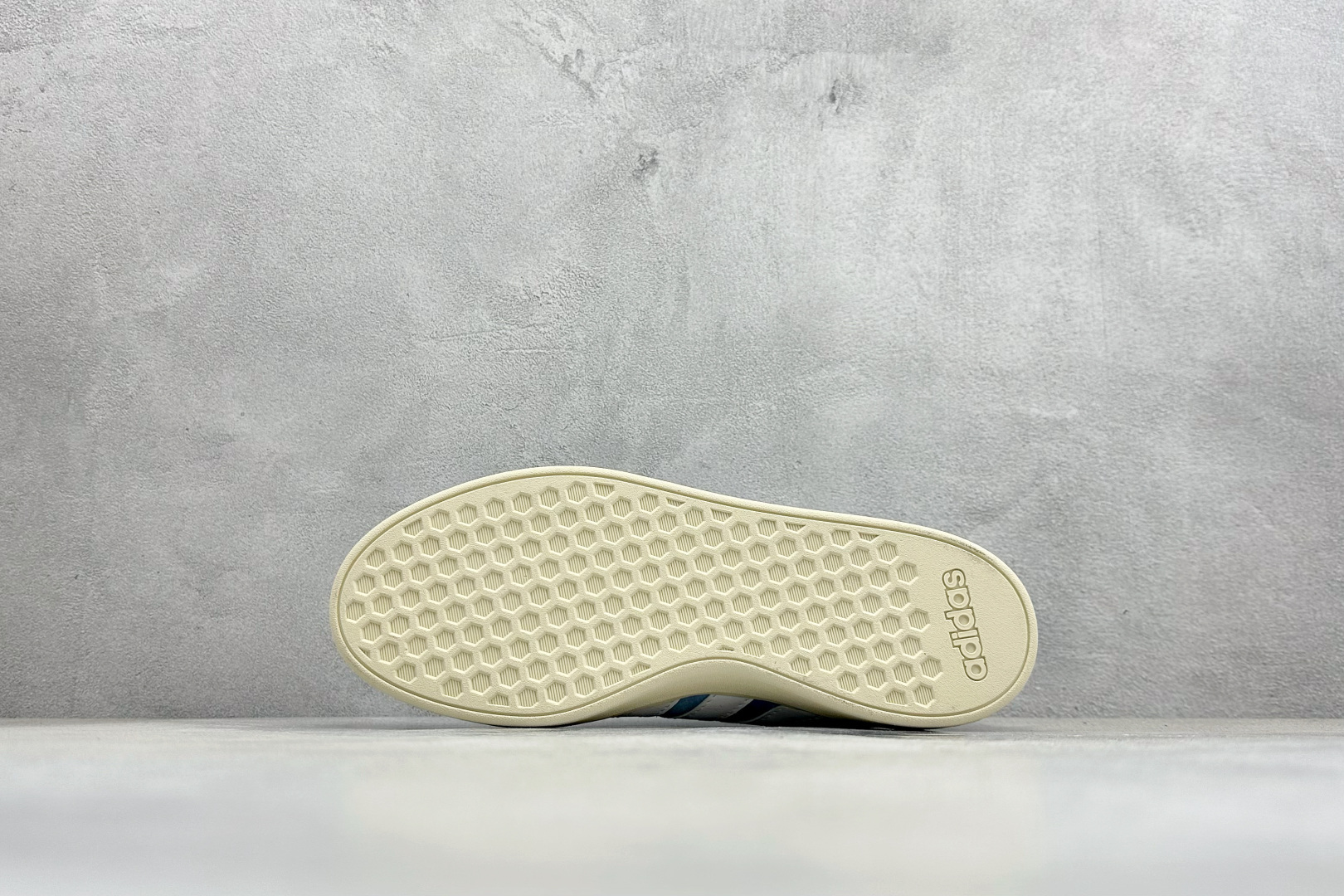 150 AD Grand Court Base 00s 复古轻便休闲低帮板鞋 IH6192