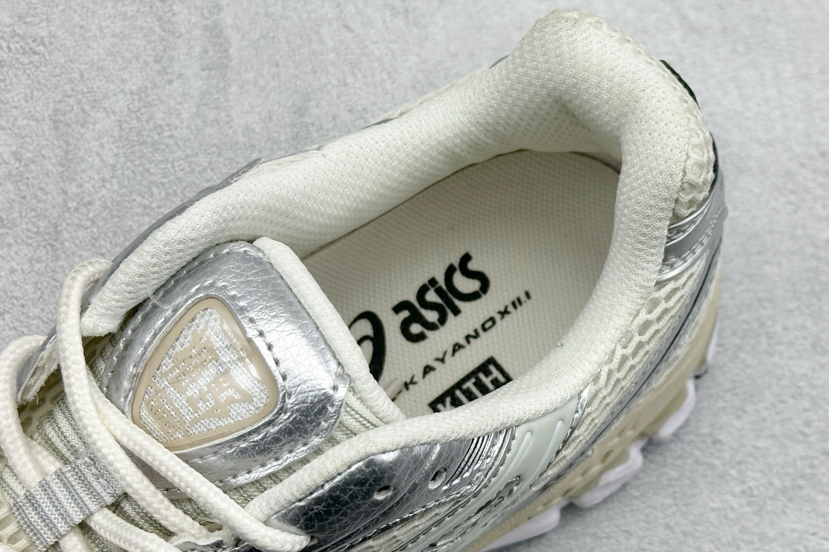 200 CH版Asics Gel-Kayano 12.1 亚瑟士 运动休闲透气专业跑鞋 1203A555-100