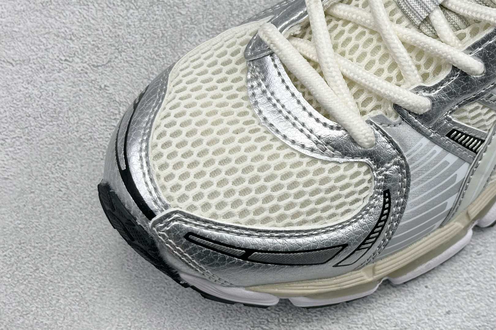 200 CH版Asics Gel-Kayano 12.1 亚瑟士 运动休闲透气专业跑鞋 1203A555-100