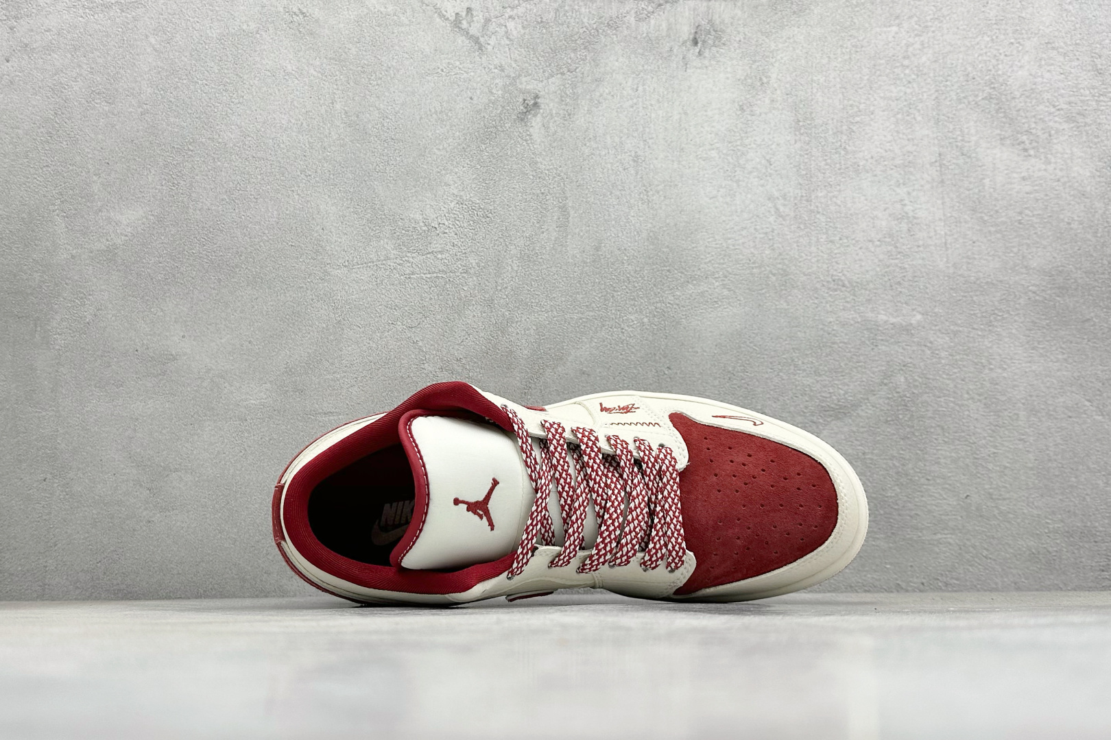 280 XC版Air Jordan 1“斯图西联名——酒红猪八” 高端定制 低帮 LR8888-016