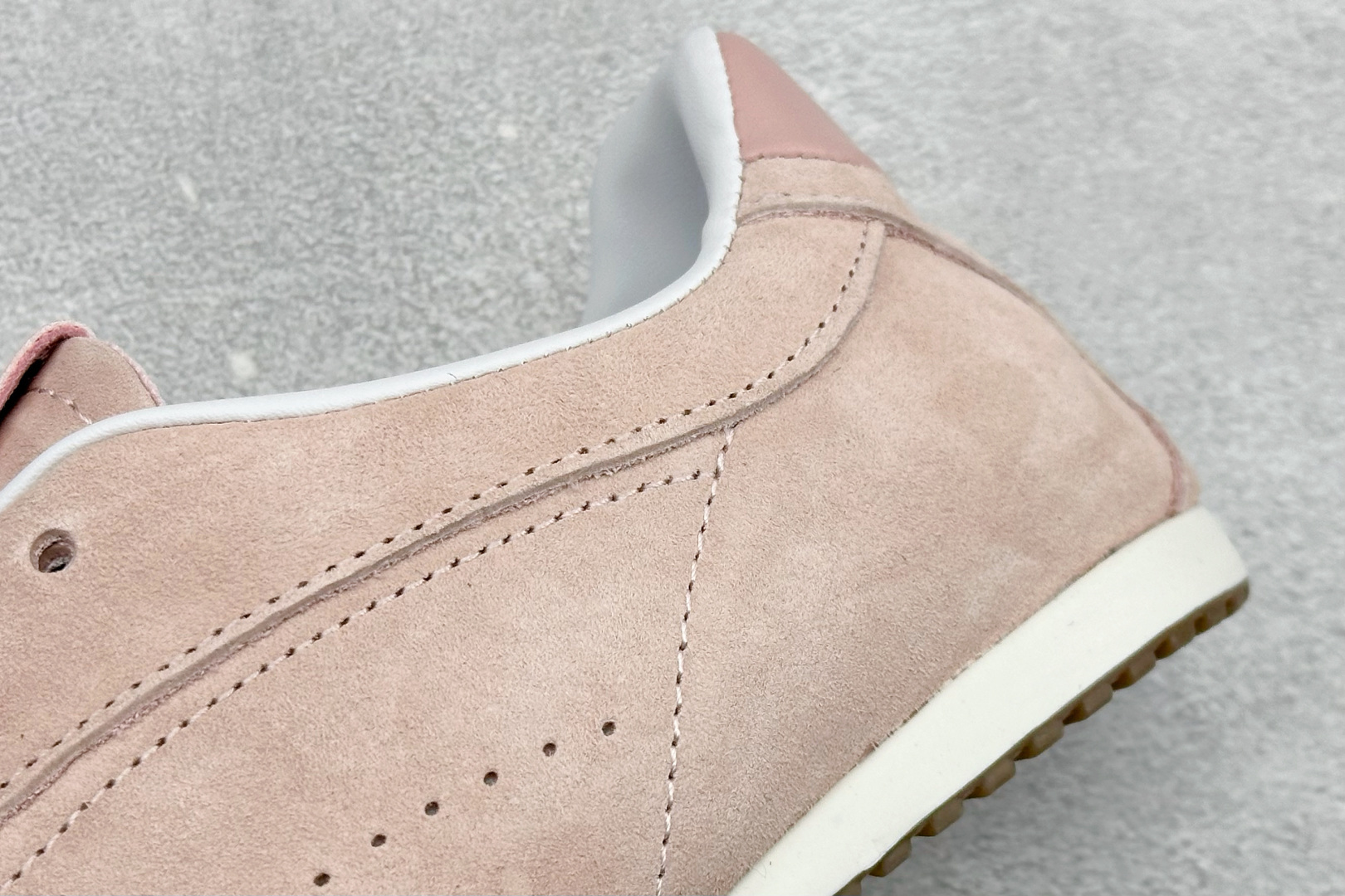 200 K版Alo Yoga Sunset Sneaker 徳训生活休闲鞋 A0947U-BLOOM