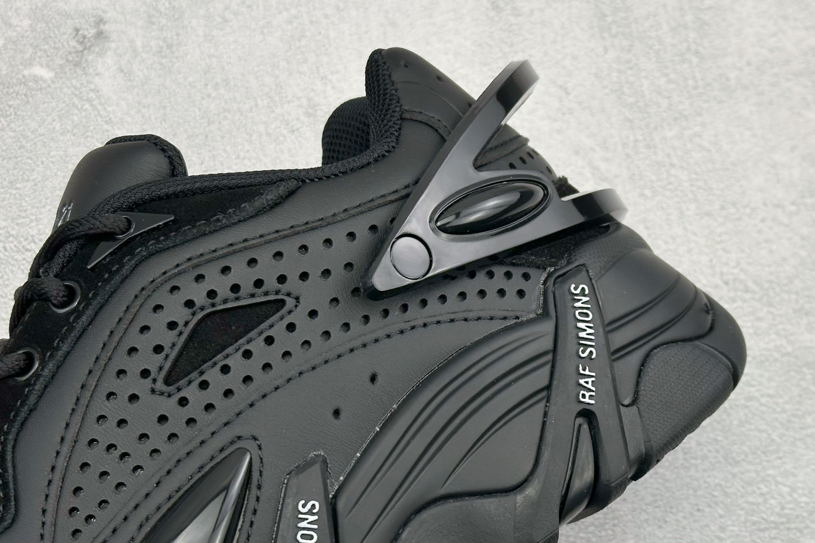 260 RAF SIMONS Cylon-21 织物皮革 圆头系带 低帮 生活休闲鞋 HR740003S