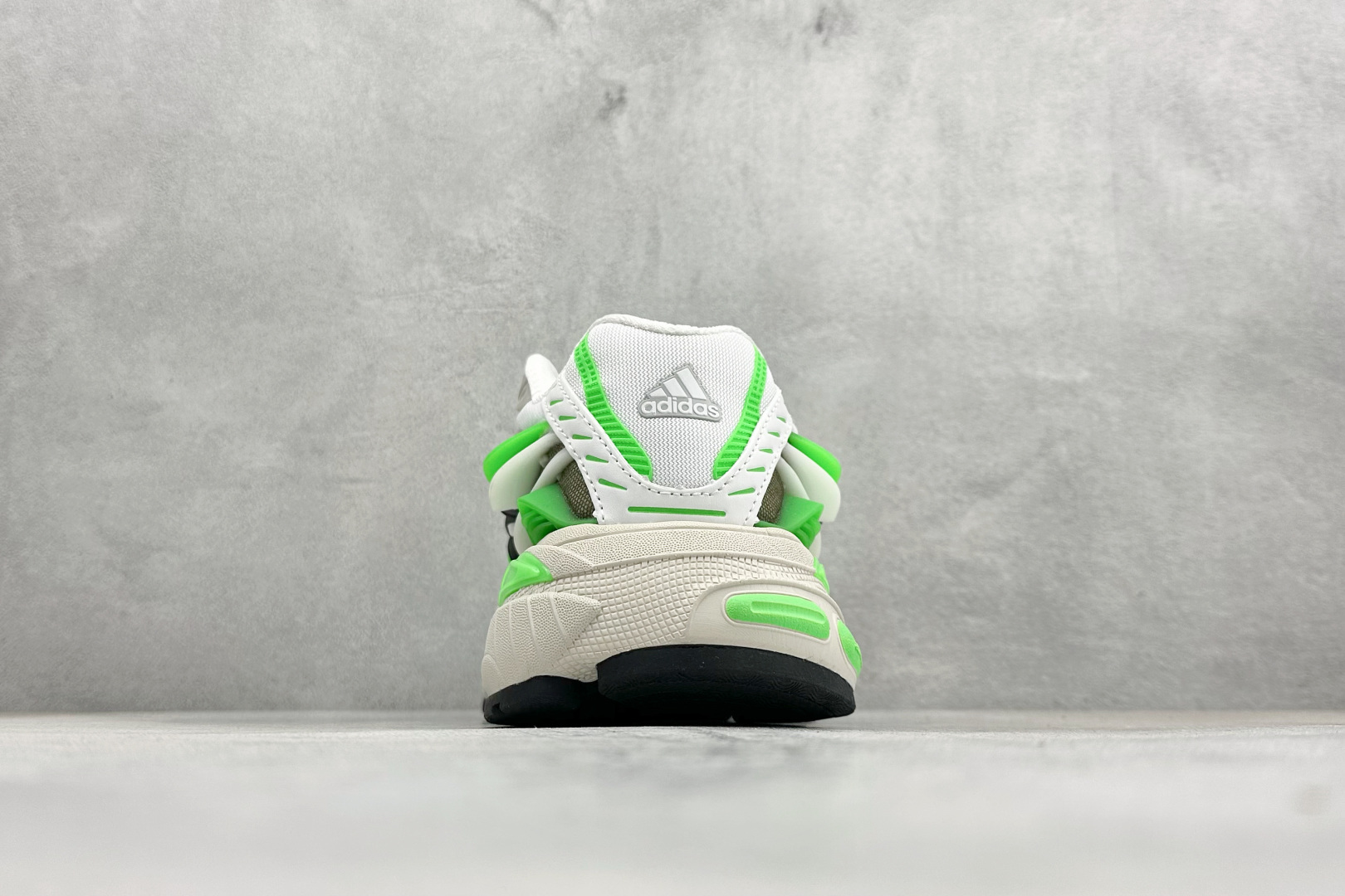 210 AD Adistar Jellyfish 联名款低帮复古风老爹鞋 JP9264