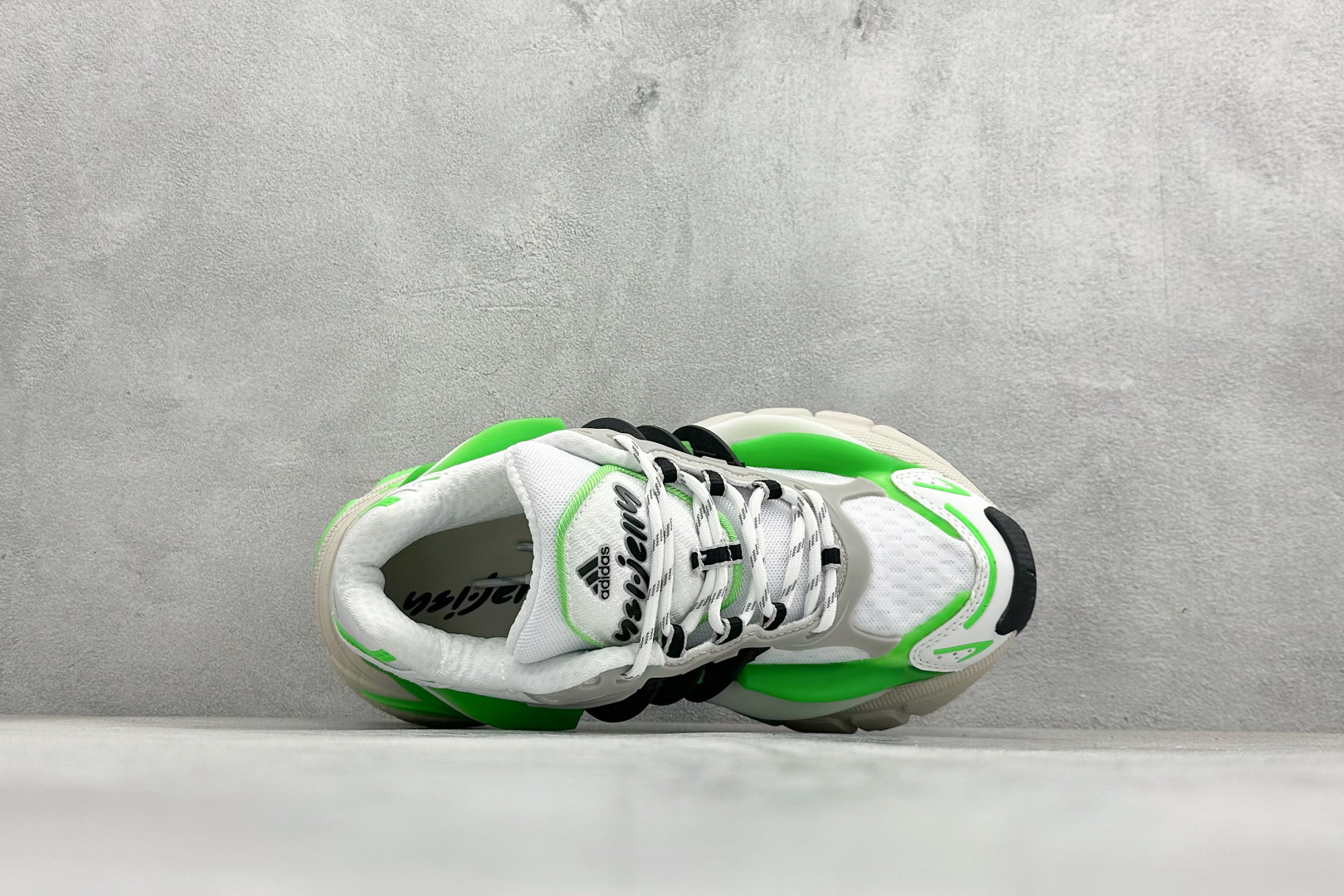 210 AD Adistar Jellyfish 联名款低帮复古风老爹鞋 JP9264