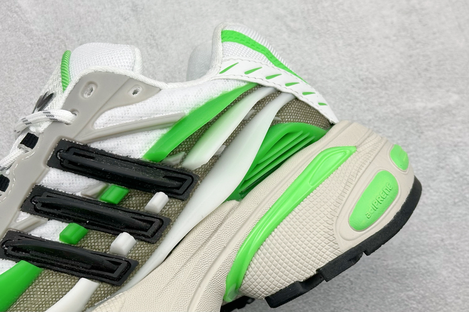 210 AD Adistar Jellyfish 联名款低帮复古风老爹鞋 JP9264