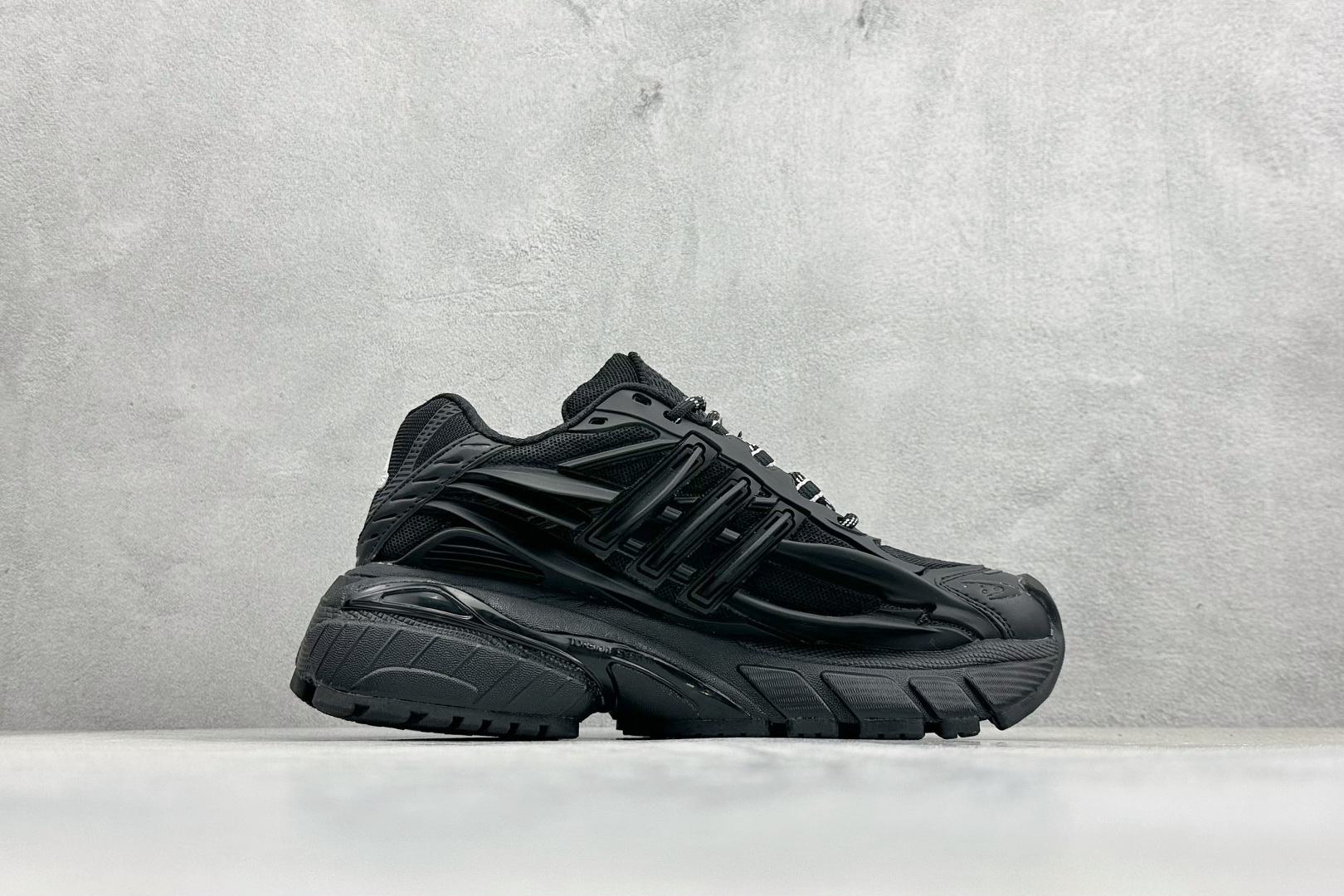 210 AD Adistar Jellyfish 联名款低帮复古风老爹鞋 JP9265