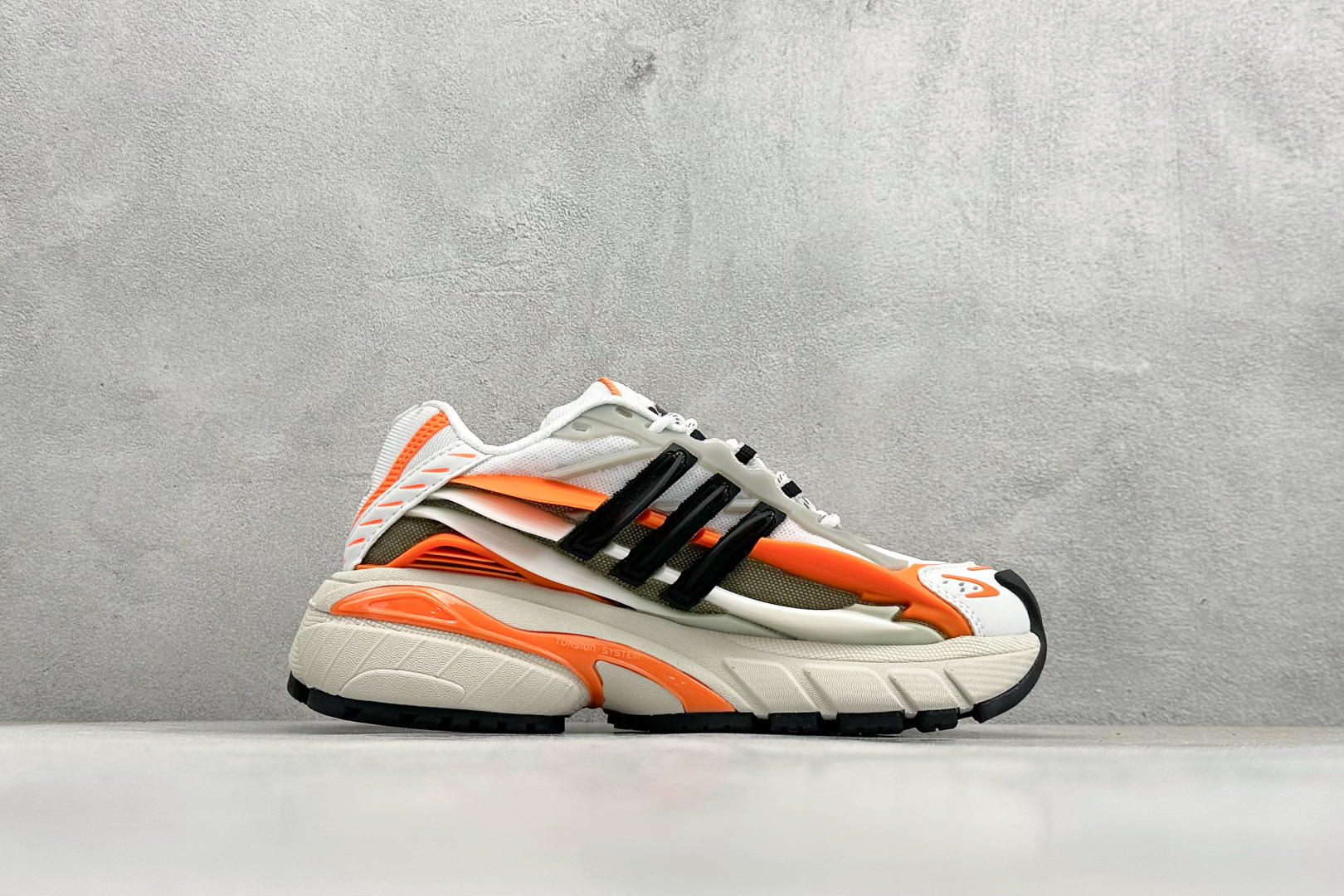 210 AD Adistar Jellyfish 联名款低帮复古风老爹鞋 JP9261