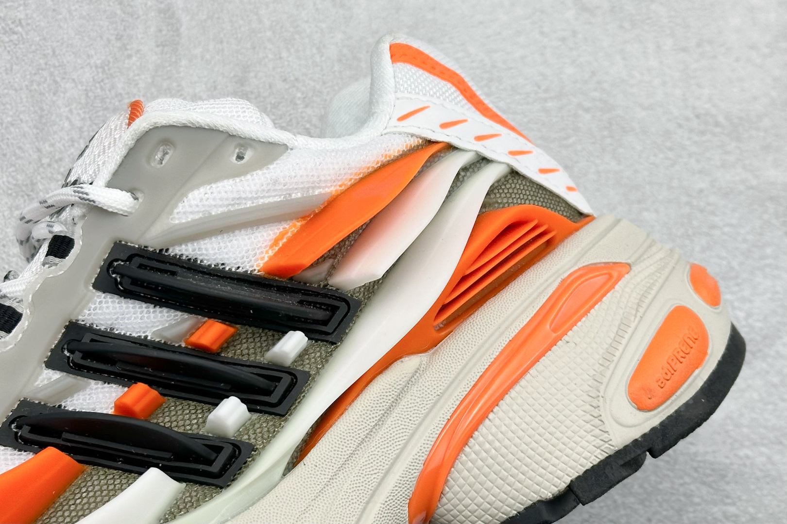 210 AD Adistar Jellyfish 联名款低帮复古风老爹鞋 JP9261