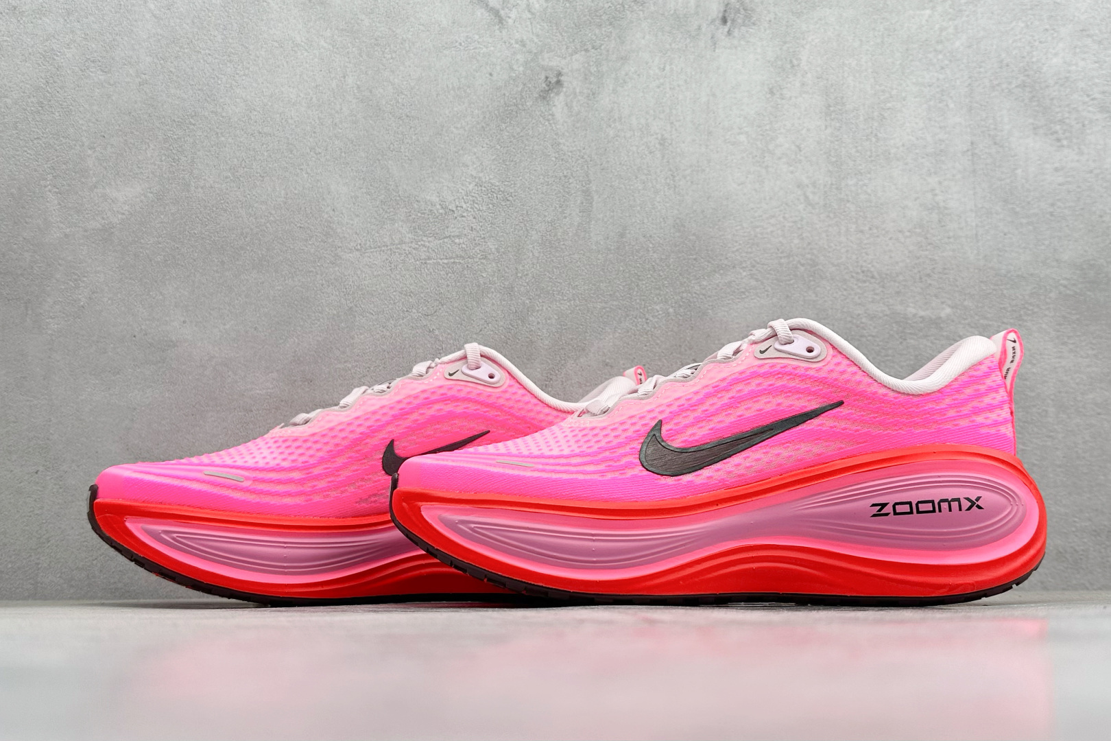 180 Nike Air Zoom Vomero Plus 耐克网面厚底气垫跑鞋 HV8154-604