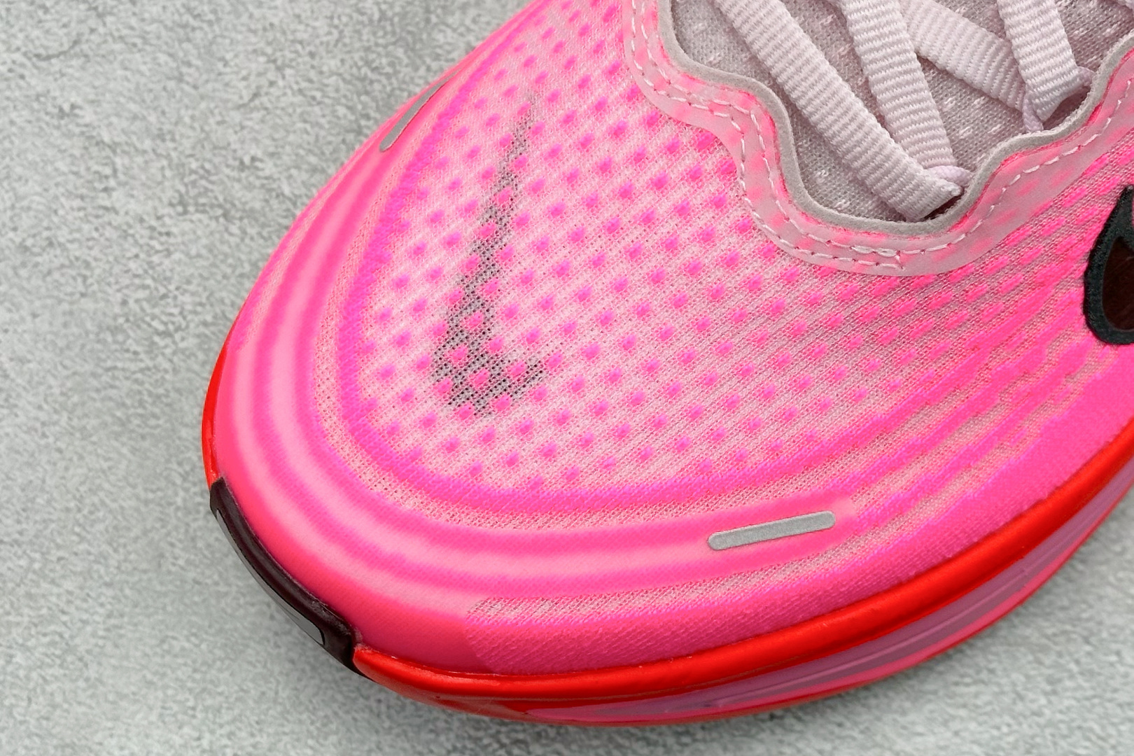 180 Nike Air Zoom Vomero Plus 耐克网面厚底气垫跑鞋 HV8154-604