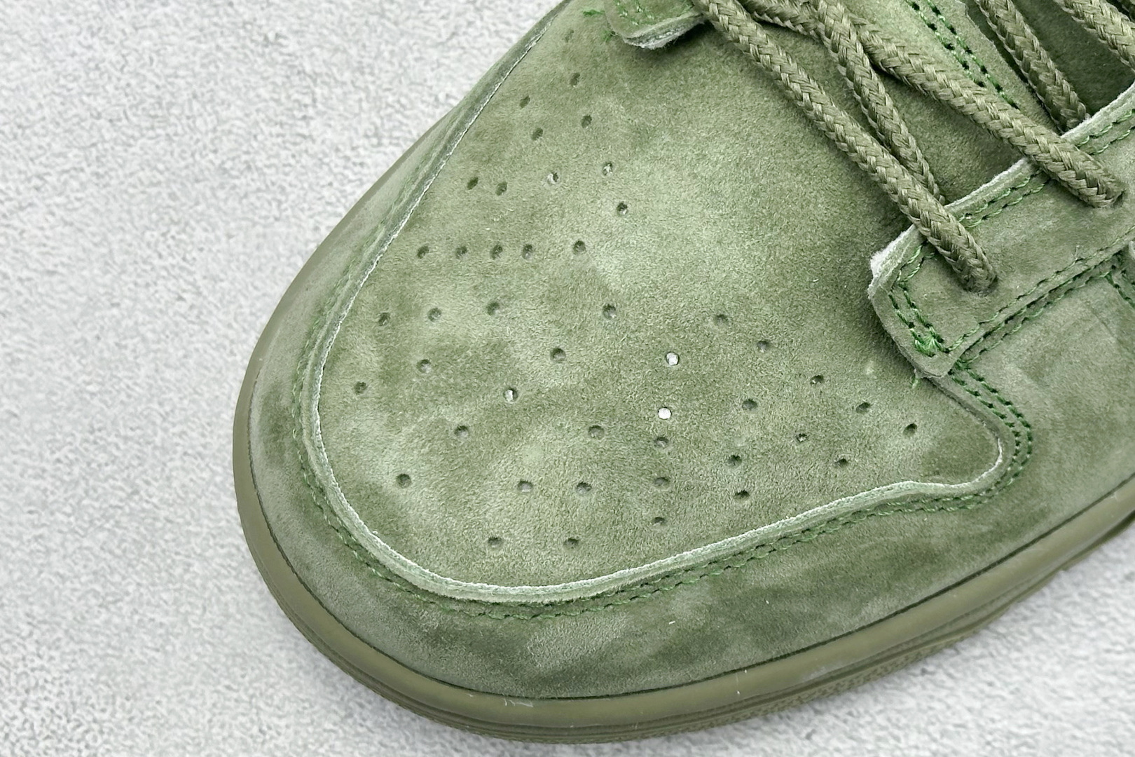 280 Nike SB Dunk Low “Superme联名------军绿麂皮” 高端定制 低帮休闲板鞋 SD8888-003