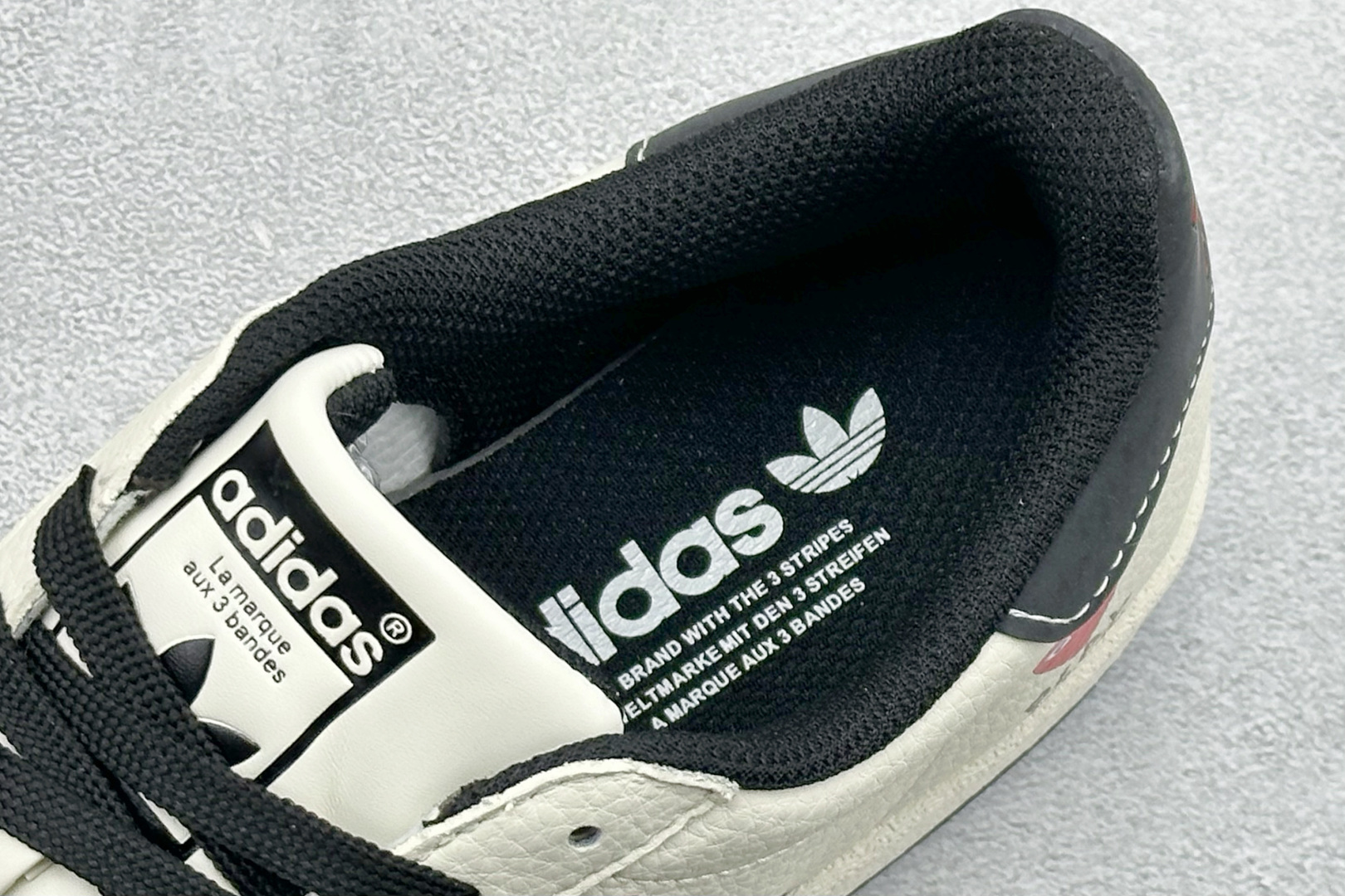 240 AdidGazelle INdoor W 定制贝壳头三叶草休闲防滑耐磨低帮板鞋 DS0030