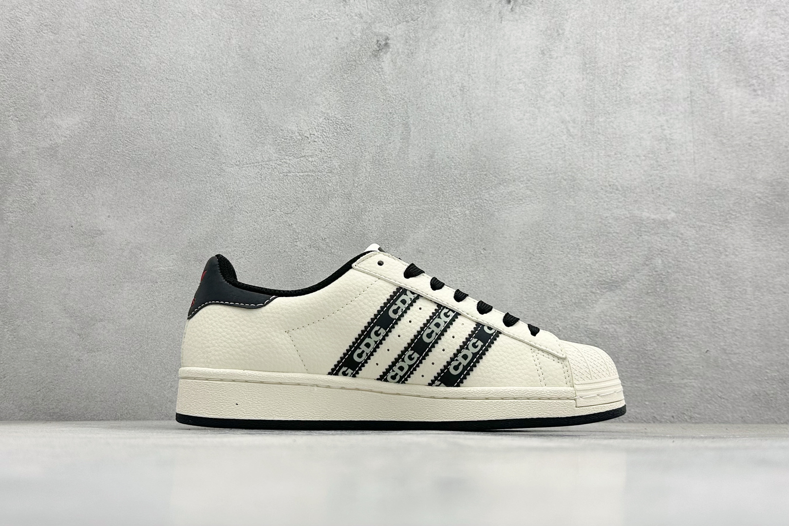 240 AdidGazelle INdoor W 定制贝壳头三叶草休闲防滑耐磨低帮板鞋 DS0030