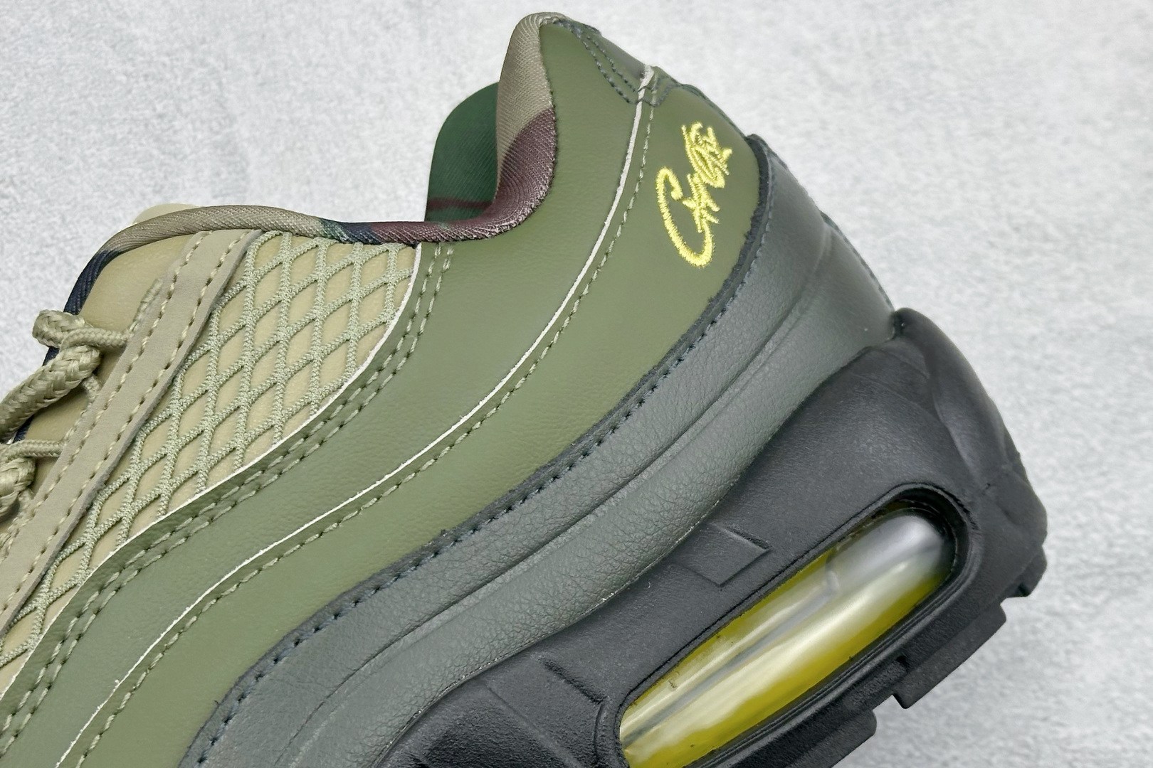 200 NK Air Max 95 SP 潮流百搭休闲气垫缓震慢跑鞋 FB2709-300