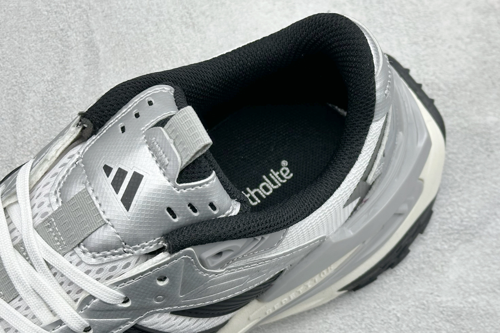 200 XS版AdidXLG StoEdge 阿迪复古透气休闲老爹鞋 JS0059