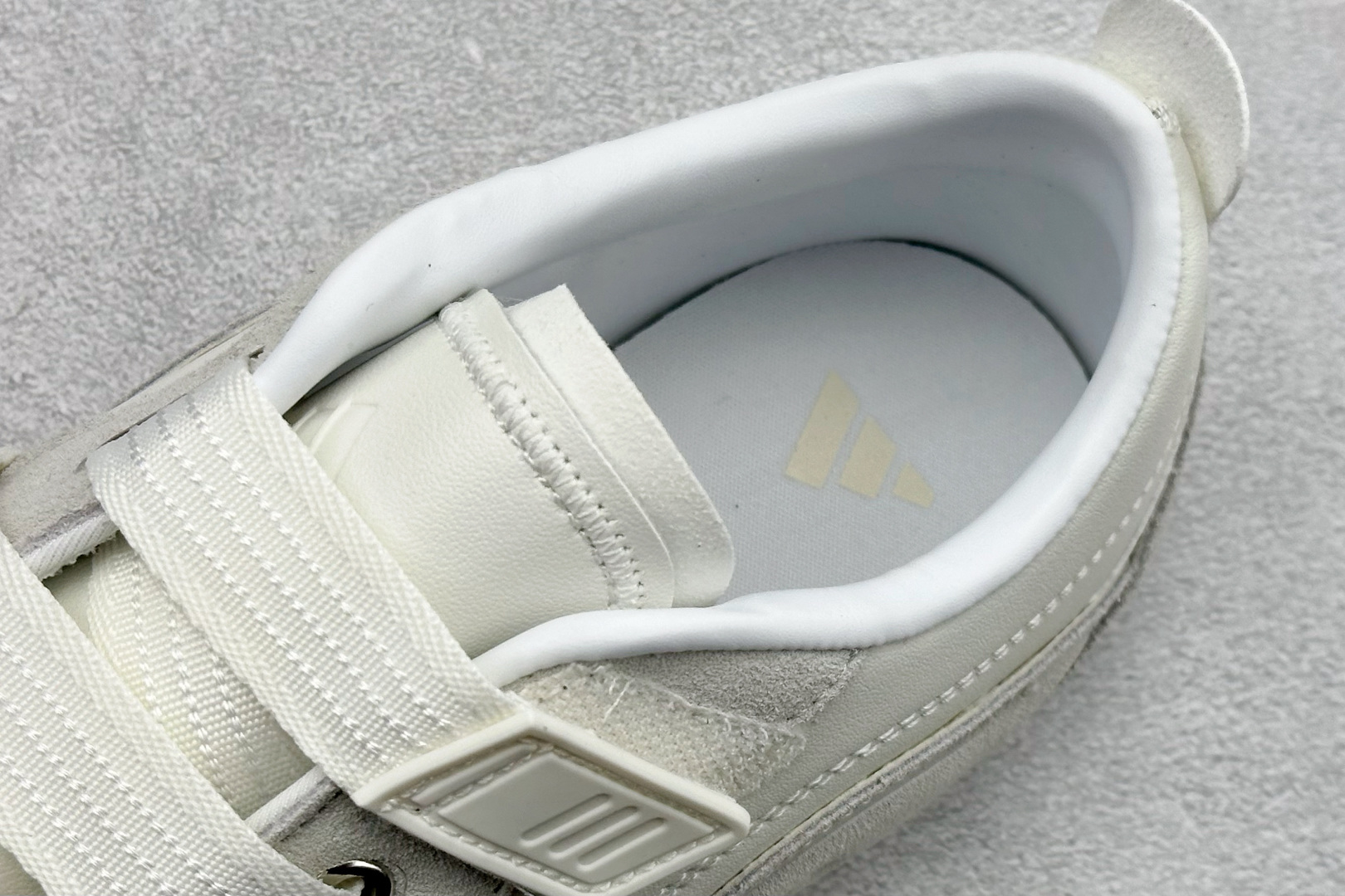 180 XL版AD Urban Reverie 魔术贴城市芭蕾风薄底休闲鞋 JQ9390