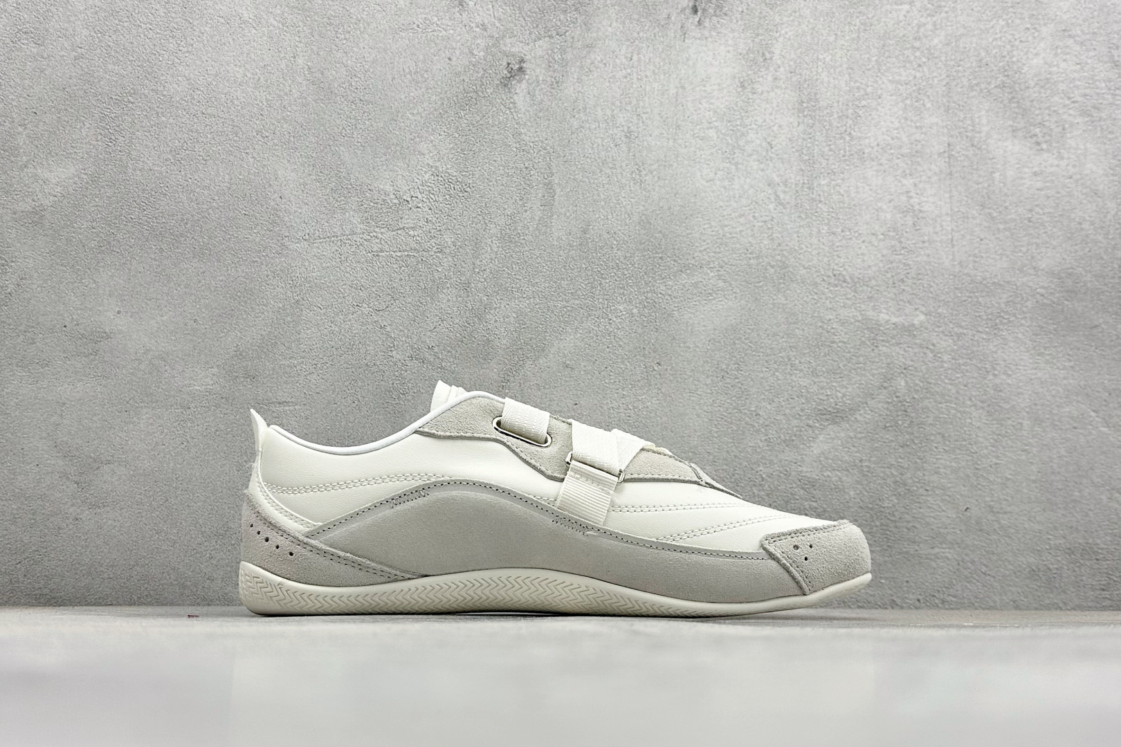 180 XL版AD Urban Reverie 魔术贴城市芭蕾风薄底休闲鞋 JQ9390