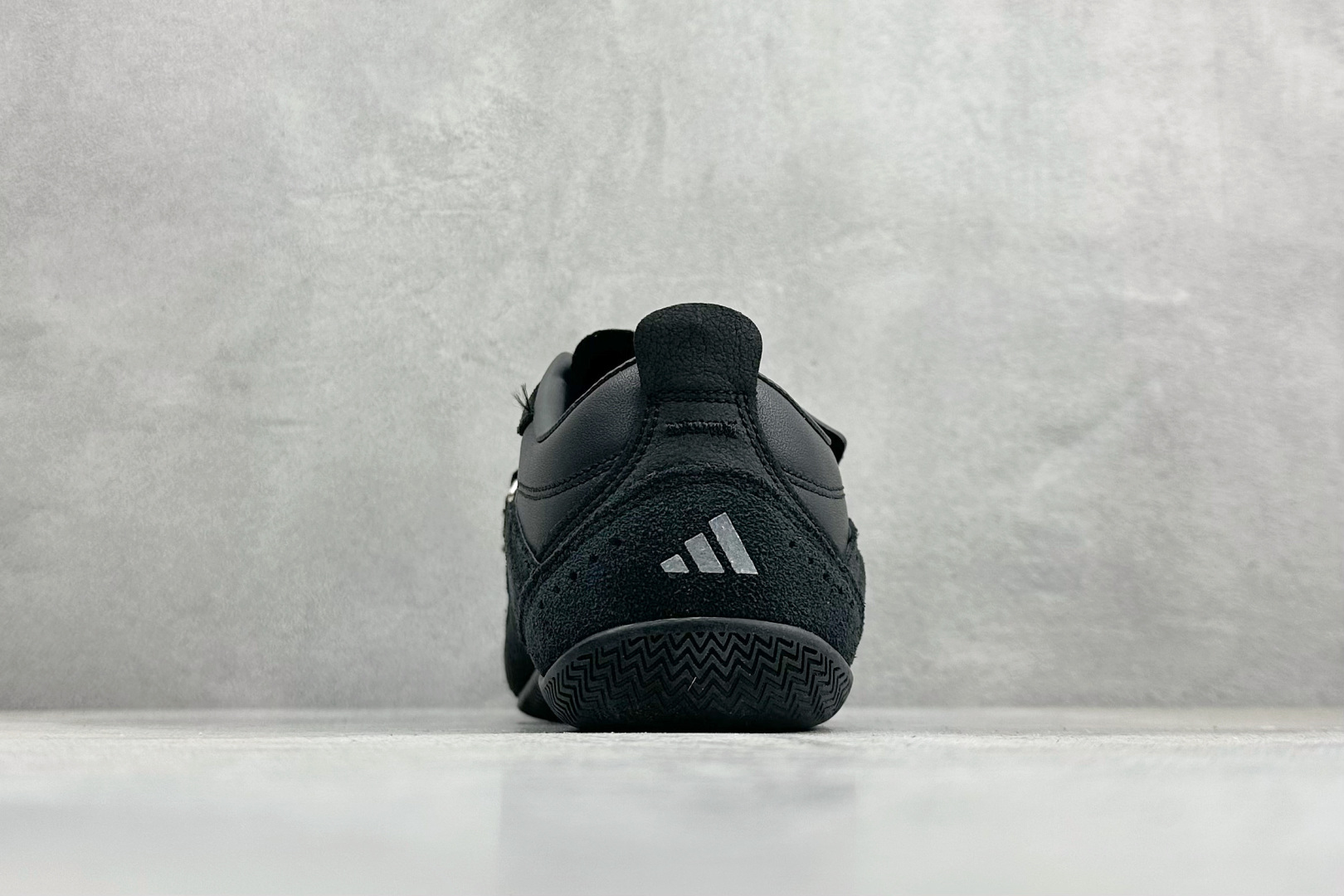 180 XL版AD Urban Reverie 魔术贴城市芭蕾风薄底休闲鞋 JQ9388