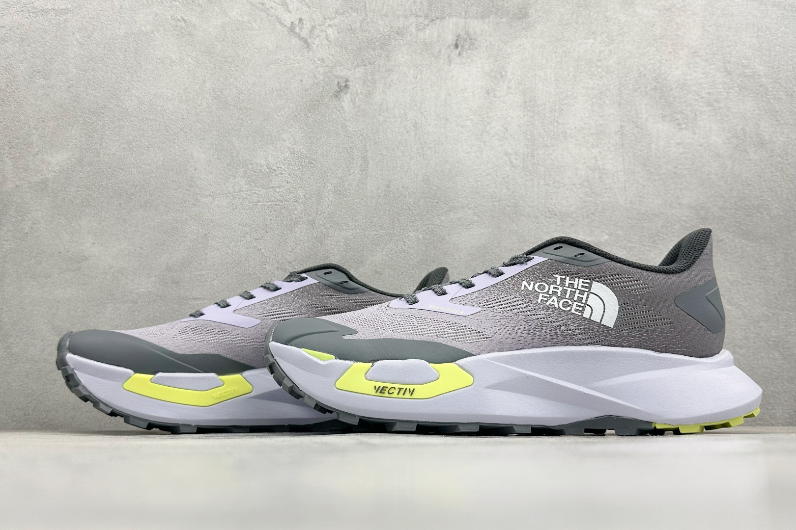 180 北面 M VECTIV ENDURIS 4 圆头系带减震耐磨低帮徒步鞋 NS97R04B