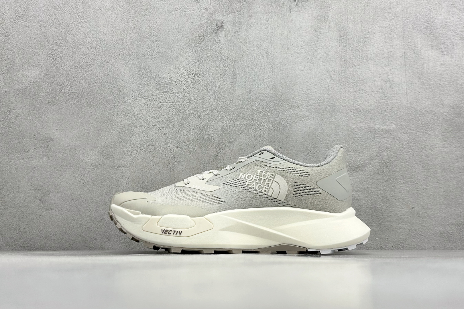 最新配色集合
北面 M VECTIV ENDURIS 4 圆头系带减震耐磨低帮徒步鞋