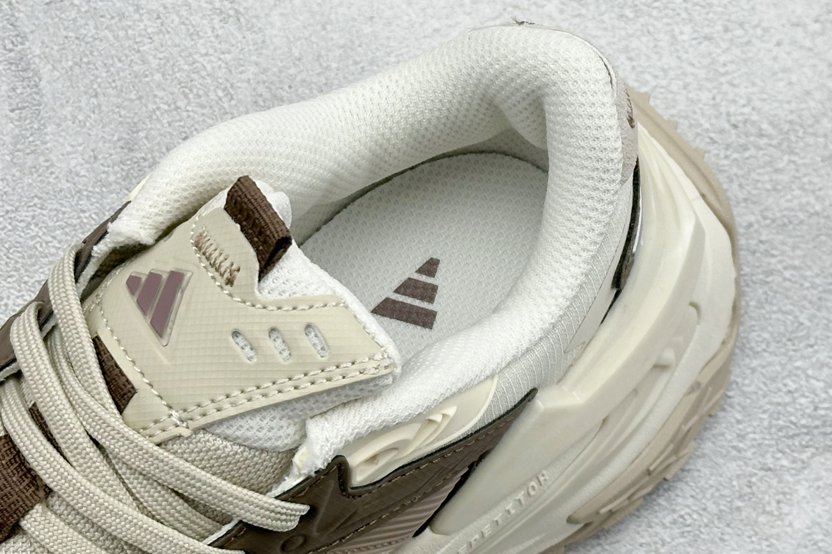 200 AdidXLG STOEDGE 舒适百搭减震耐磨透气老爹鞋 KK1003-Chinese UA Cheap High Quatity Brand Clothes Bags handbags Sneakers wholesale wholesaler seller from China Factory suppliers Fashion Clothing Shoes best Quality Beautiful Price 200 AdidXLG STOEDGE 舒适百搭减震耐磨透气老爹鞋 KK1003