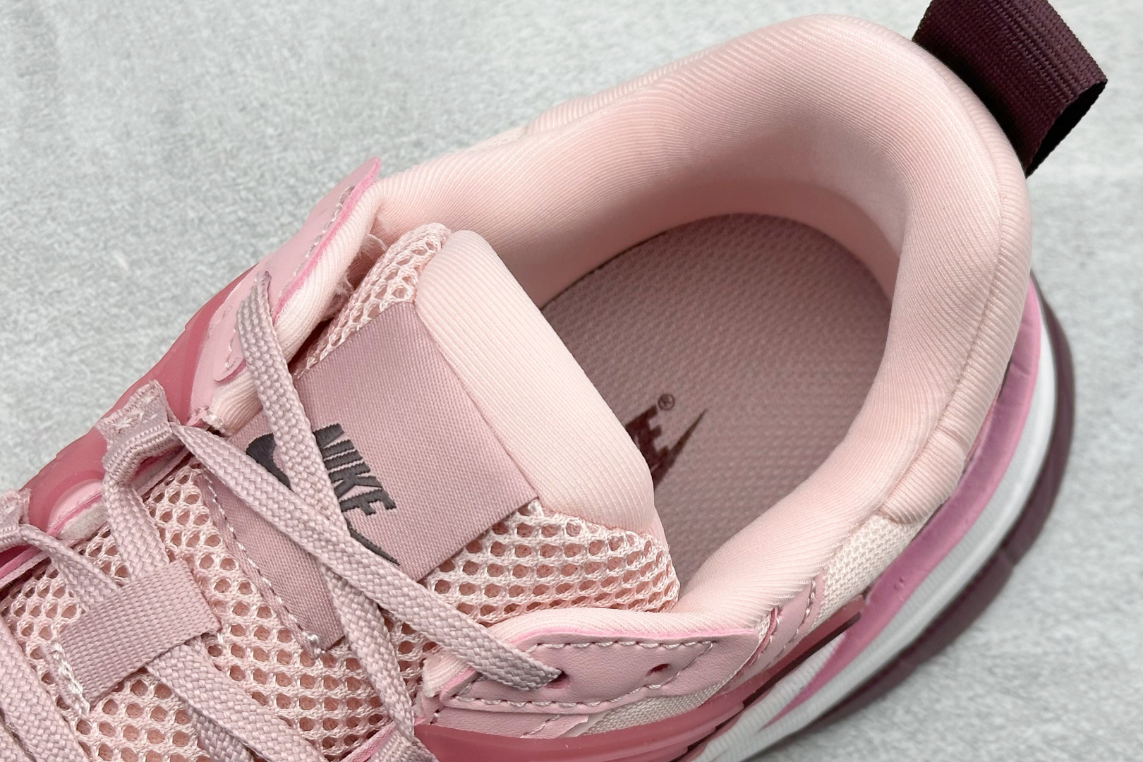 180 Nike V2K Run 减震防滑复古低帮跑步鞋 FN0738-106-Chinese UA Cheap High Quatity Brand Clothes Bags handbags Sneakers wholesale wholesaler seller from China Factory suppliers Fashion Clothing Shoes best Quality Beautiful Price 180 Nike V2K Run 减震防滑复古低帮跑步鞋 FN0738-106