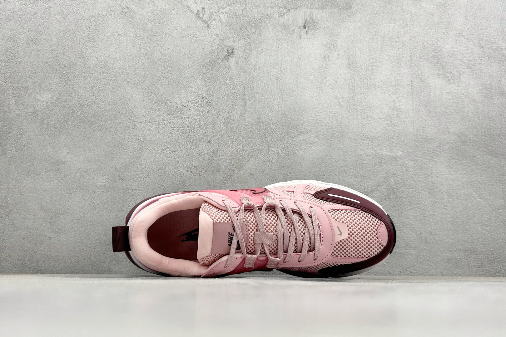 180 Nike V2K Run 减震防滑复古低帮跑步鞋 FN0738-106-Chinese UA Cheap High Quatity Brand Clothes Bags handbags Sneakers wholesale wholesaler seller from China Factory suppliers Fashion Clothing Shoes best Quality Beautiful Price 180 Nike V2K Run 减震防滑复古低帮跑步鞋 FN0738-106