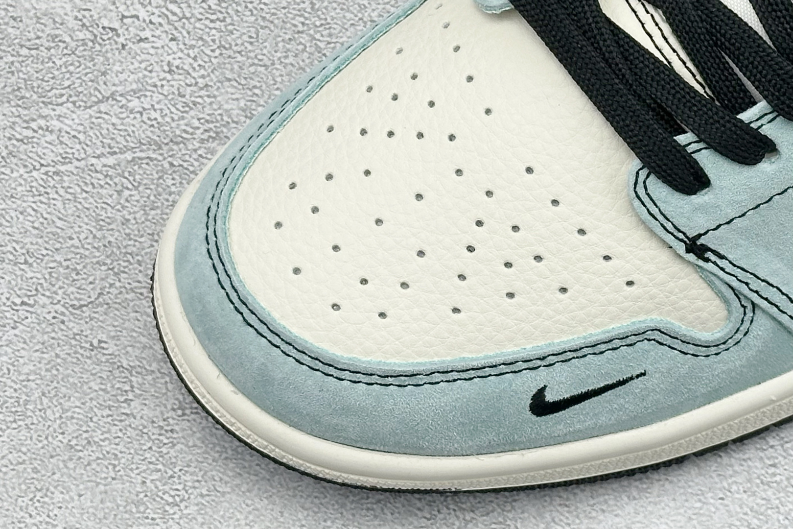 280 Nike Air Force 1 '07 Low “斯图西联名——鬼脸米灰黑”空军一号 QJ1988-005