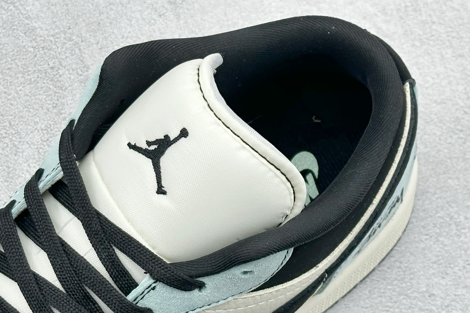 280 Nike Air Force 1 '07 Low “斯图西联名——鬼脸米灰黑”空军一号 QJ1988-005