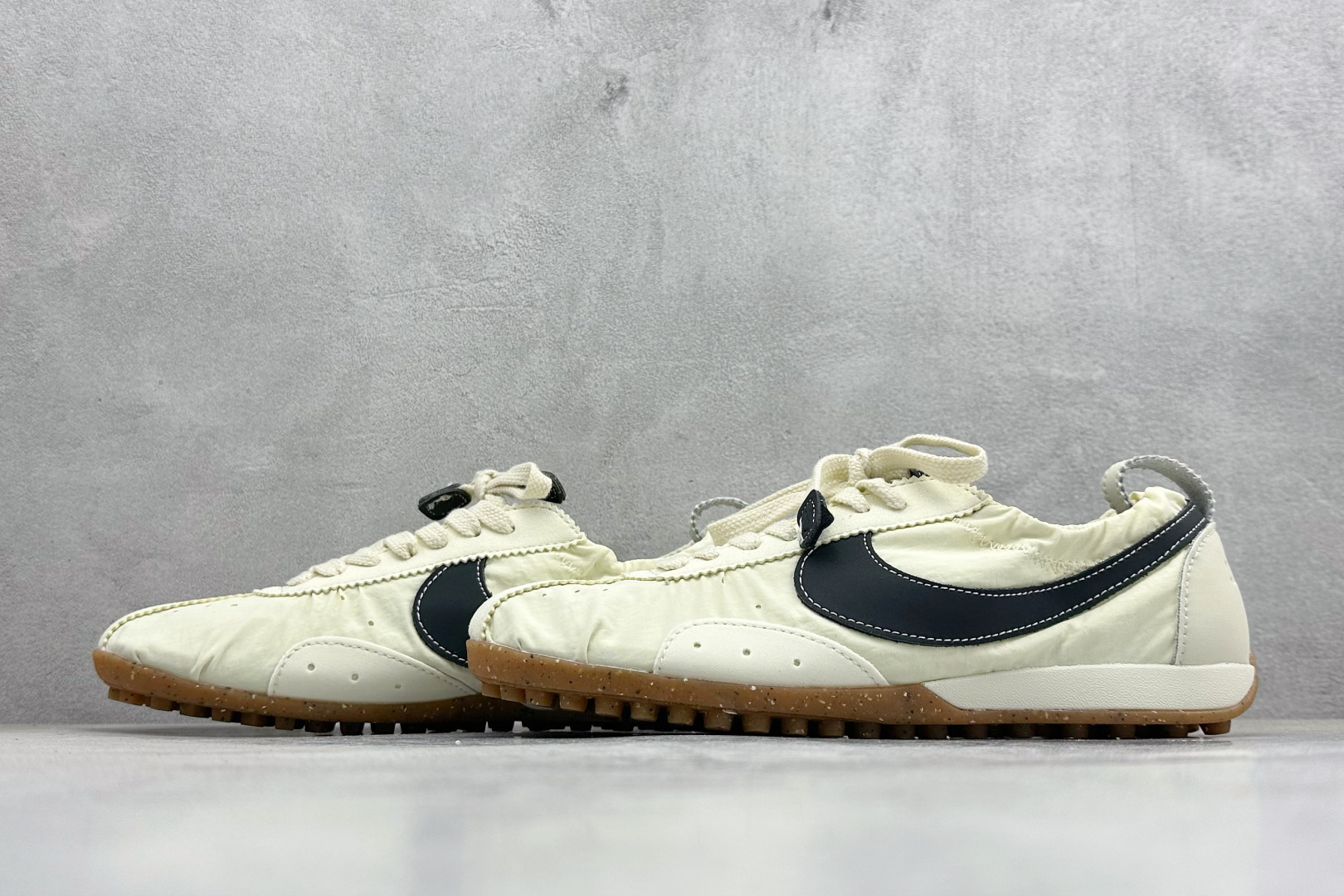 💰NK Moon Shoe x Jacquemus 联名尼龙复古柔软舒适薄底休闲鞋欧美‍走秀‍‍款英伦复