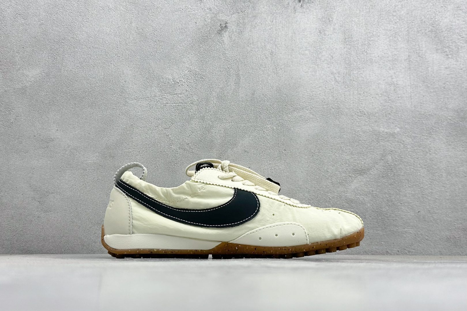 💰NK Moon Shoe x Jacquemus 联名尼龙复古柔软舒适薄底休闲鞋欧美‍走秀‍‍款英伦复